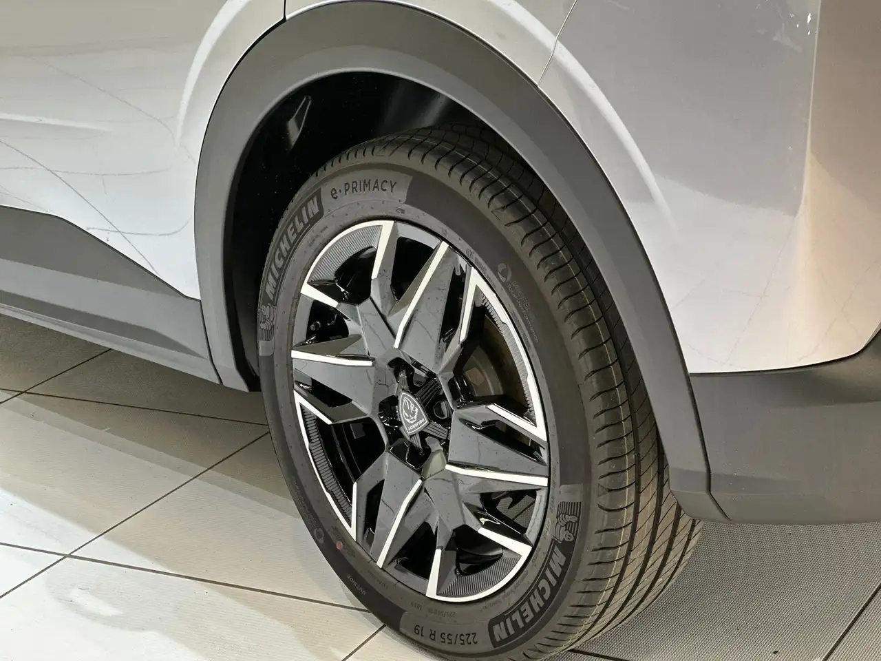 Peugeot 3008 Hybrid 145 Allure e-DCS 6 19