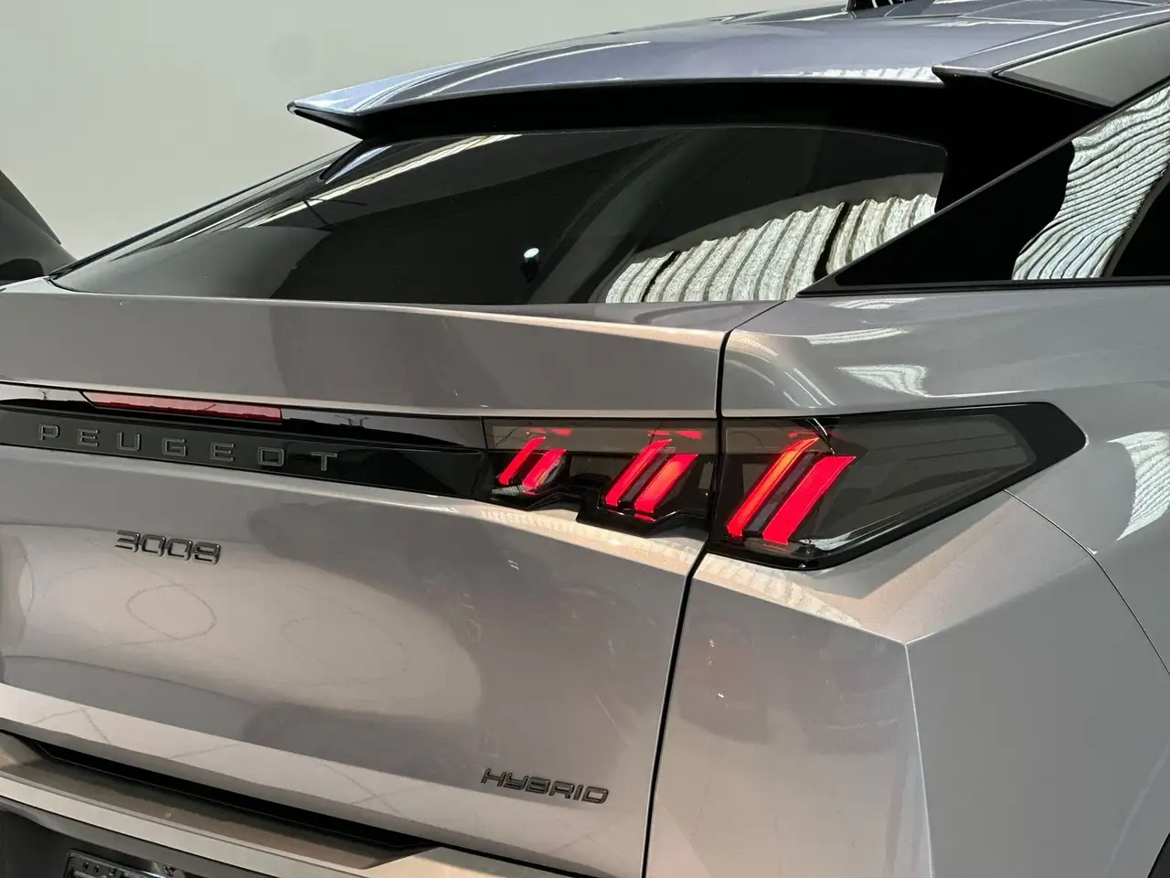 Peugeot 3008 Hybrid 145 Allure e-DCS 6 17