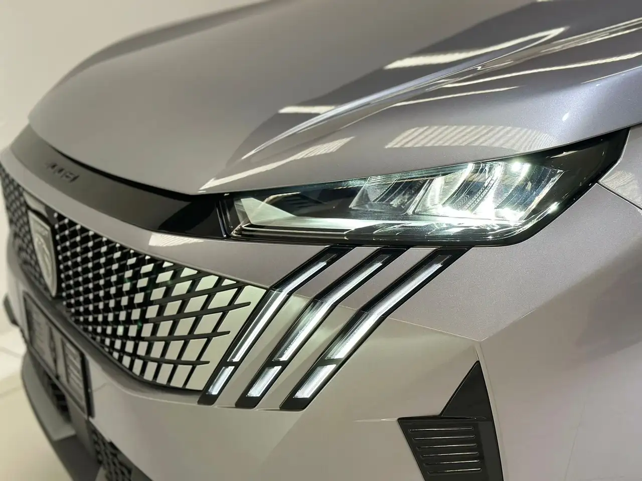 Peugeot 3008 Hybrid 145 Allure e-DCS 6 12