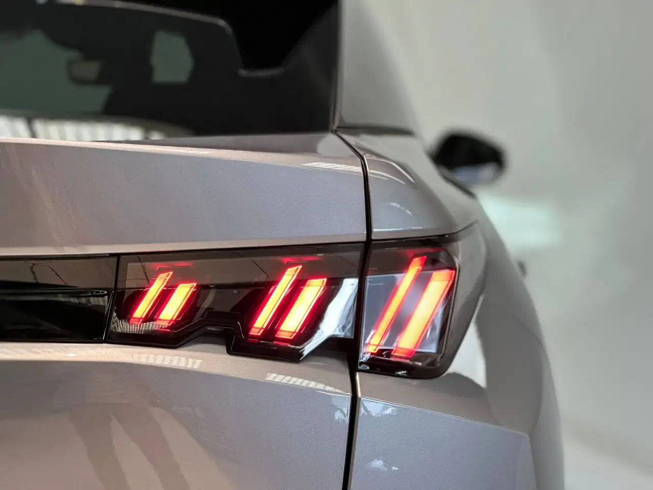 Peugeot 3008 Hybrid 145 Allure e-DCS 6 16
