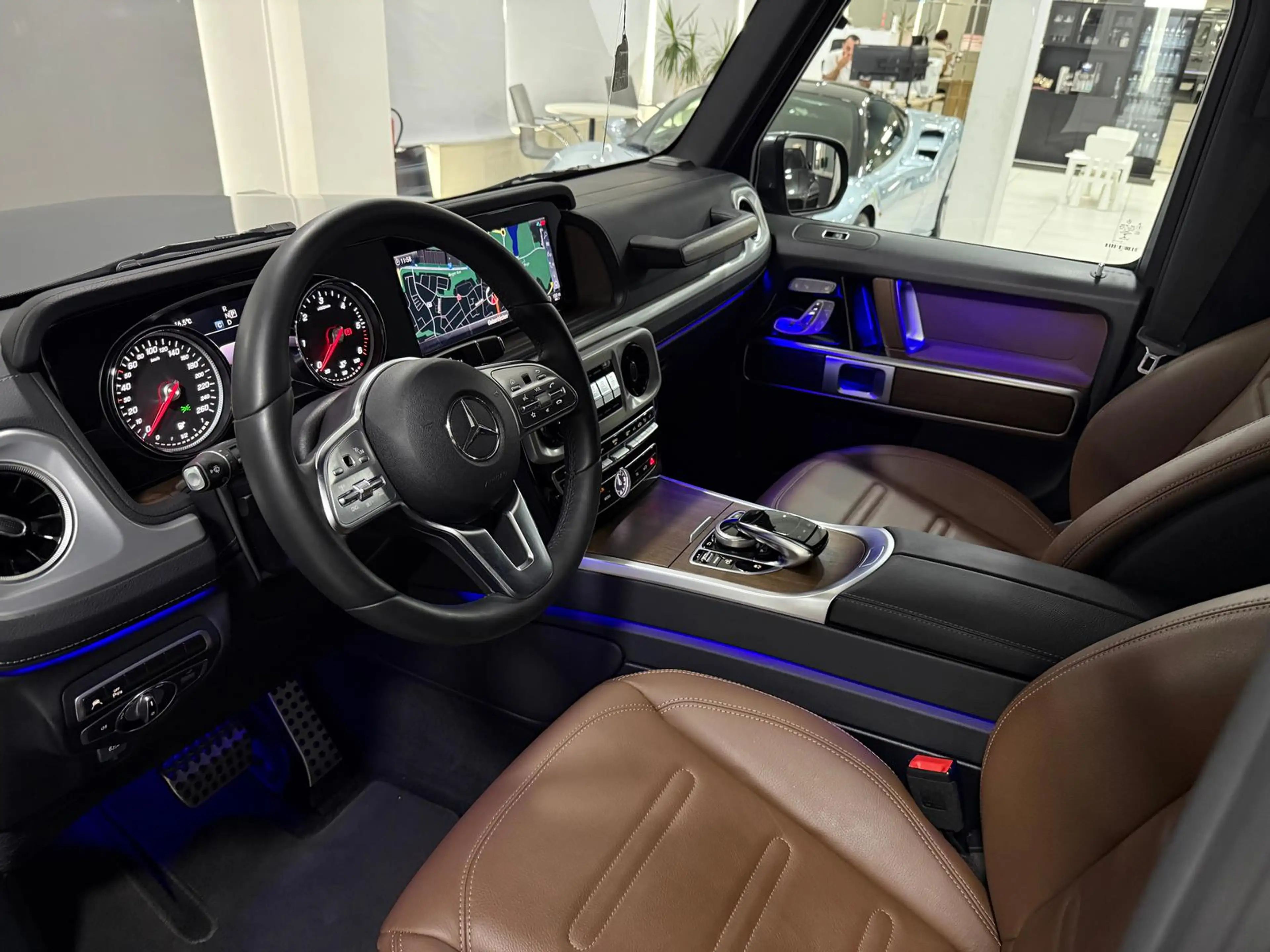 Mercedes-Benz G 350 d*DISTR.*AMBIENTE*GSD*MEMORY*LED*AHK*KAM* — photo 12
