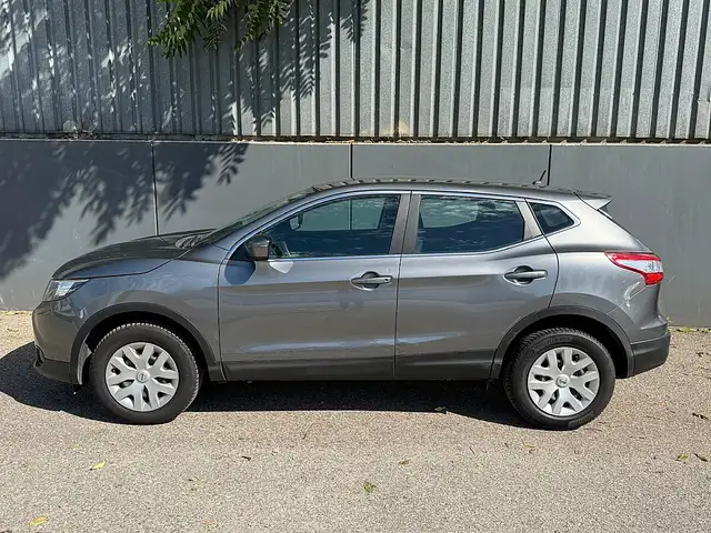 Nissan Qashqai view 2