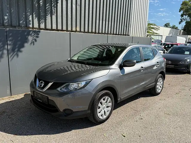 2016 Nissan Qashqai in Grey for sale