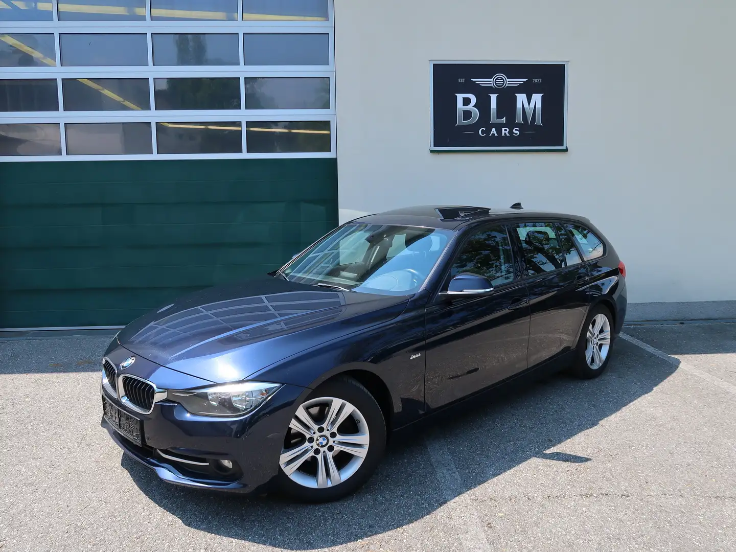 BMW 320 320d Sport Line Panorama, Head Up, Keyless Entry Blau - 1
