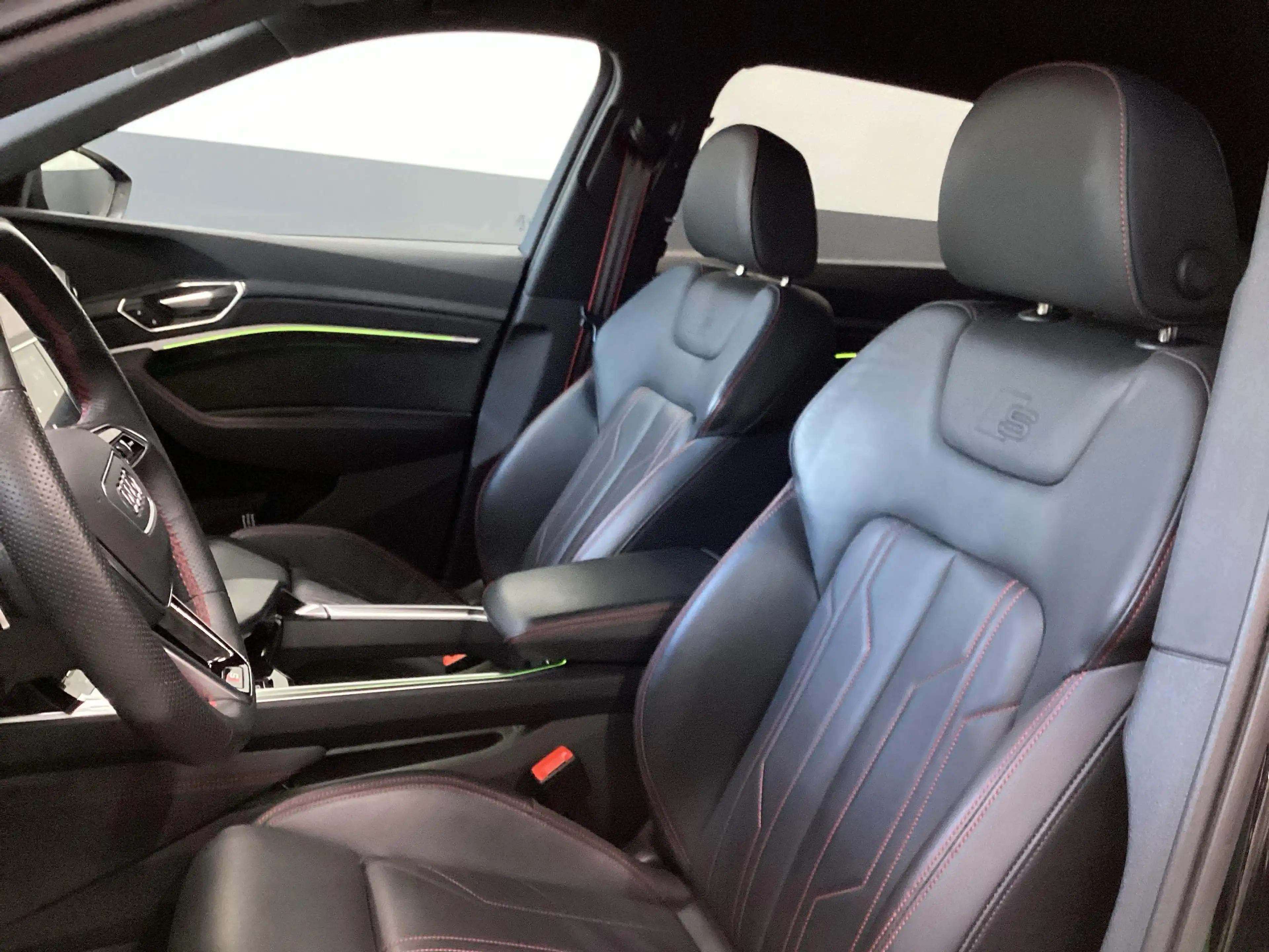 Audi Q8 e-tron S line 55 B&O HUD Keyless 360° ACC SHZ — photo 7