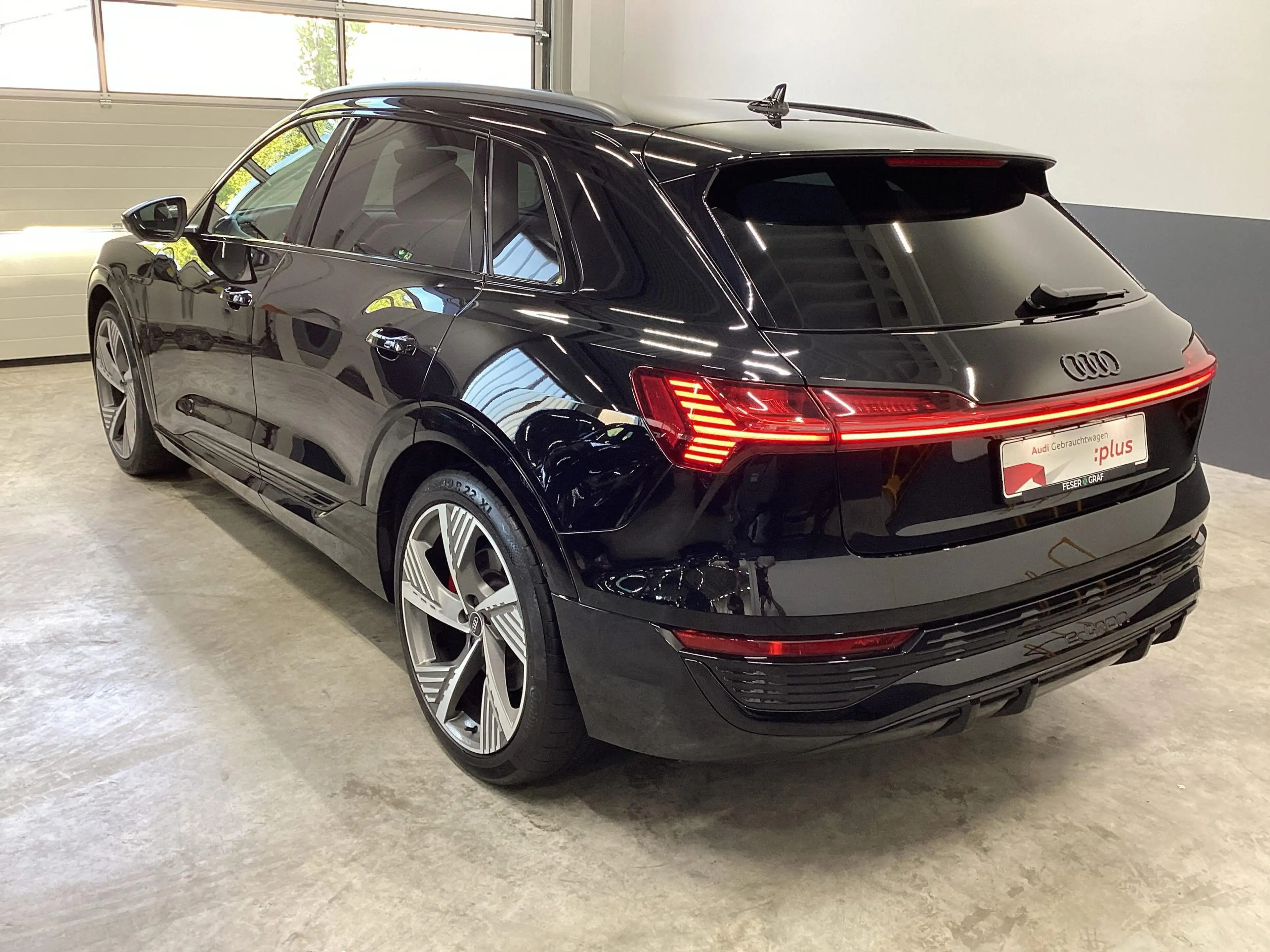 Audi Q8 e-tron S line 55 B&O HUD Keyless 360° ACC SHZ — photo 5