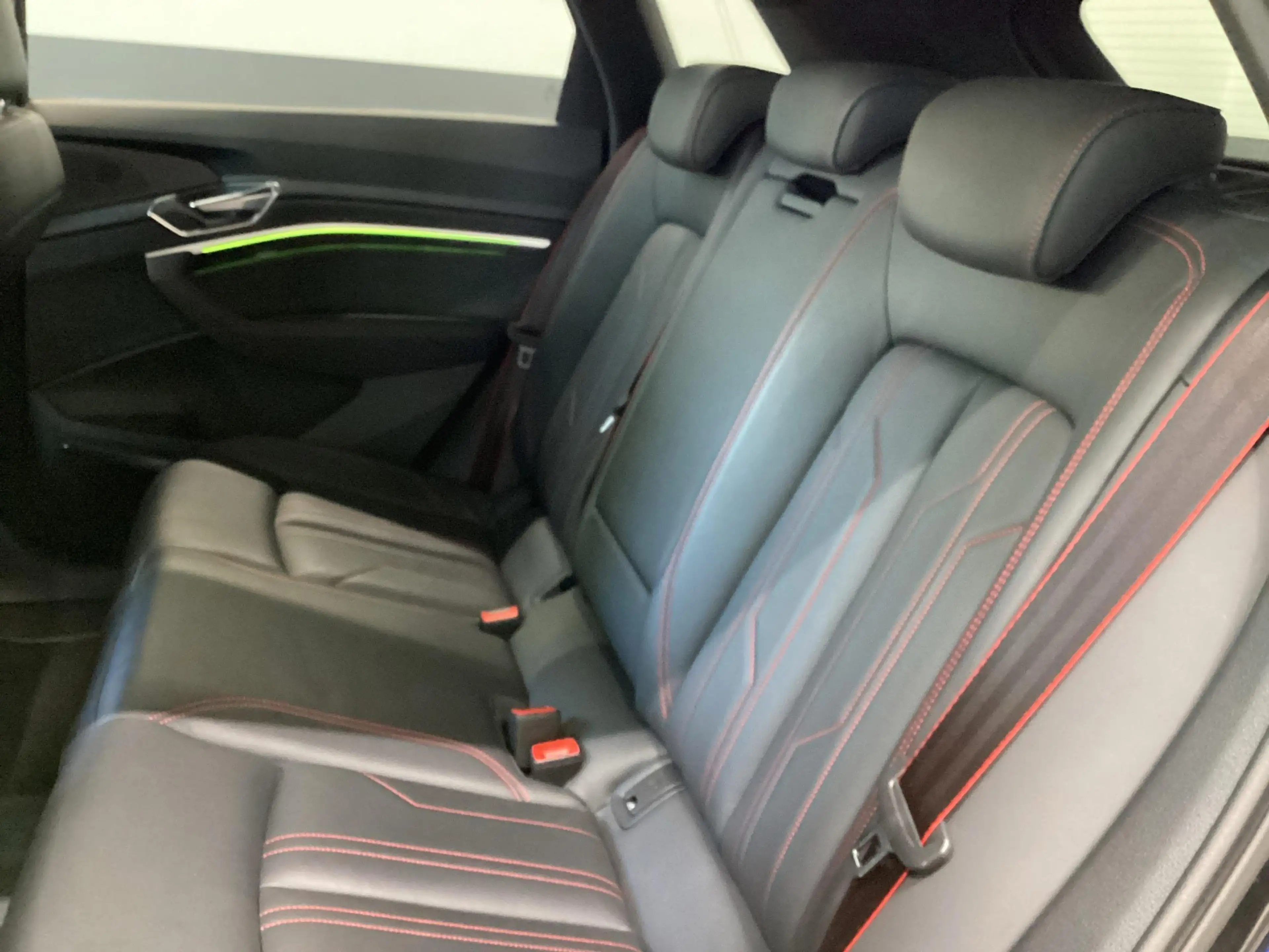 Audi Q8 e-tron S line 55 B&O HUD Keyless 360° ACC SHZ — photo 10