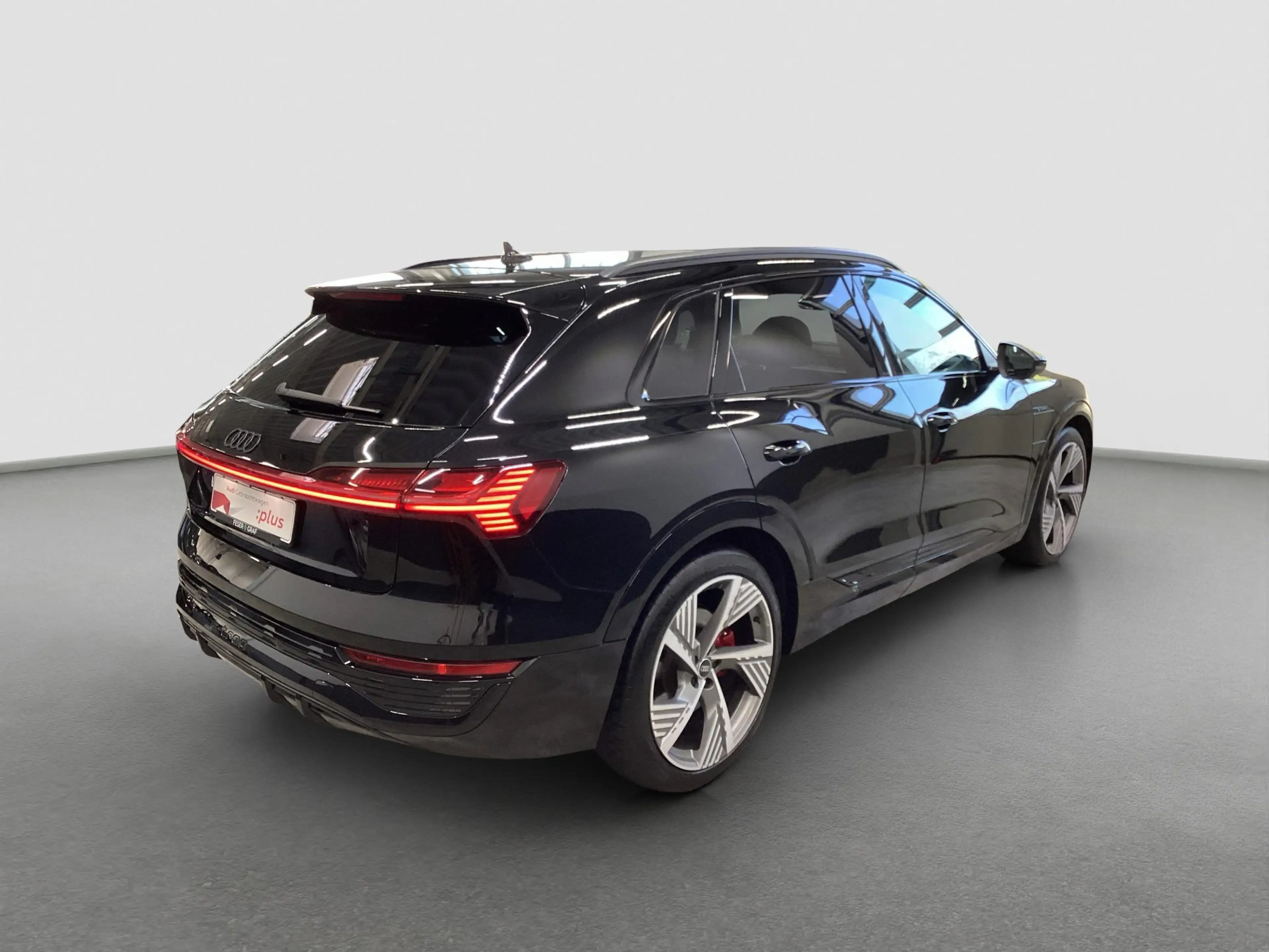 Audi Q8 e-tron S line 55 B&O HUD Keyless 360° ACC SHZ — photo 4