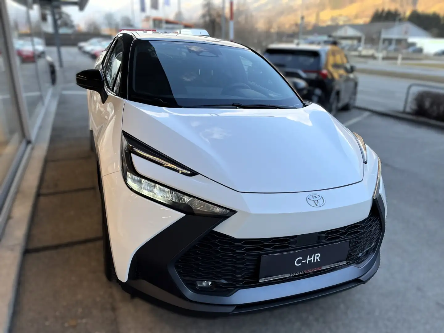 Toyota C-HR 1,8 l Hybrid 2WD Active Drive Wit - 2