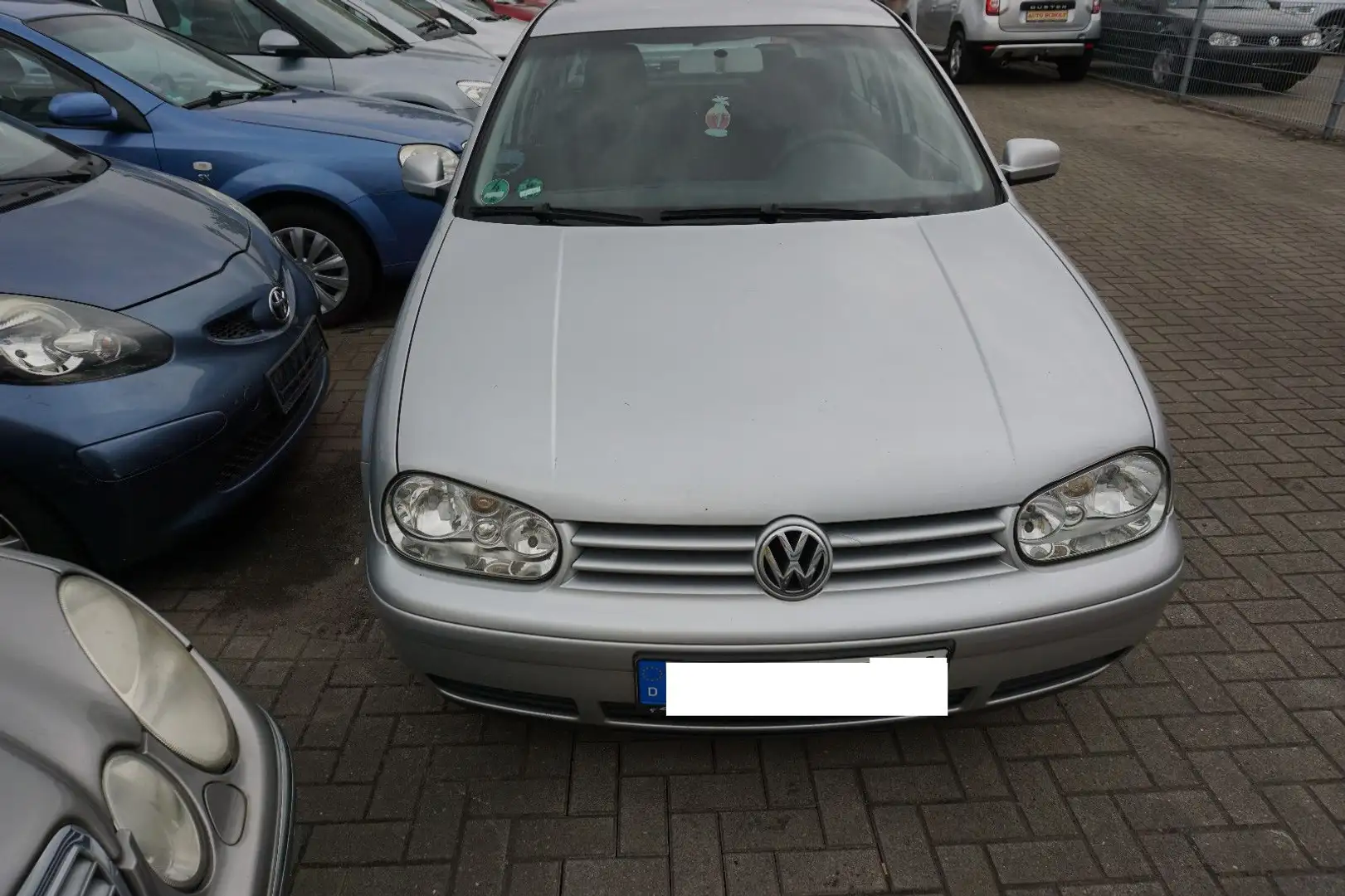 Volkswagen Golf 1.6 Auto Special Silber - 1
