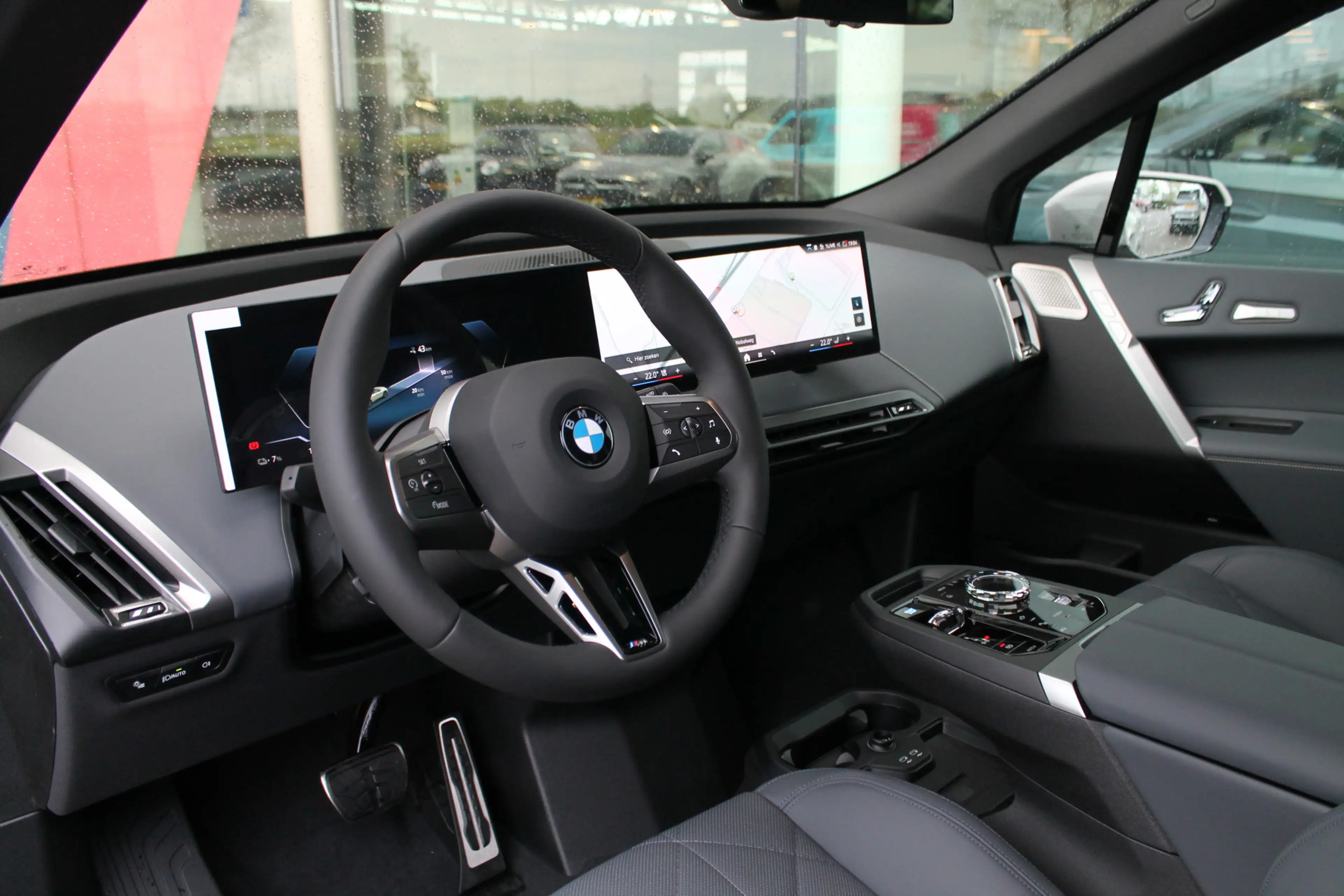 BMW iX xDrive60 M Sport / Panoramadak Sky Lounge / Trekha — photo 3
