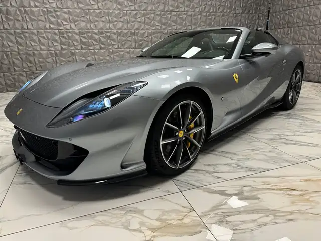 Ferrari 812 GTS -V12 / CARBON-LIFT-CAMERA