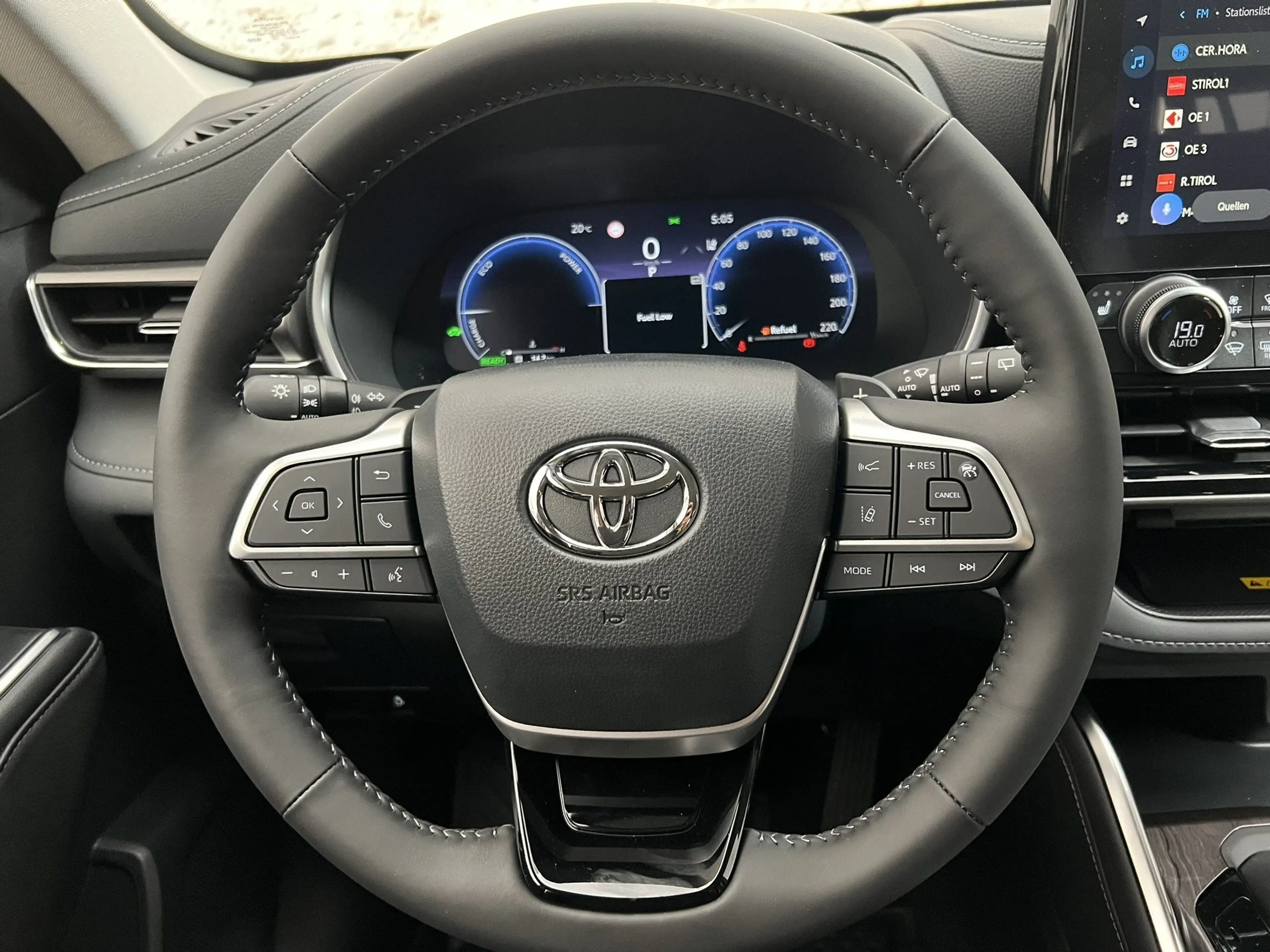 Toyota Highlander 2,5 Hybrid Style — photo 11