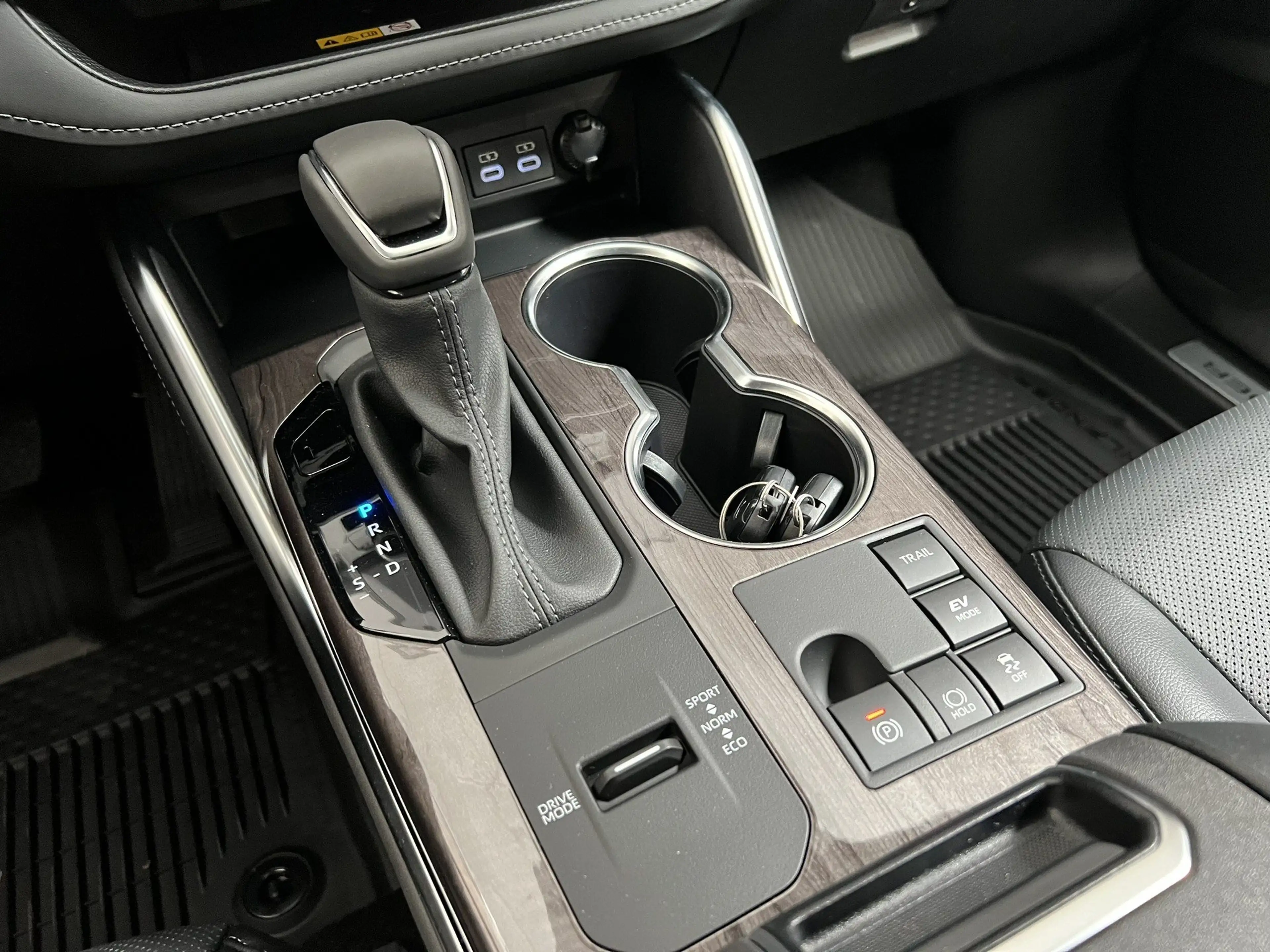 Toyota Highlander 2,5 Hybrid Style — photo 10