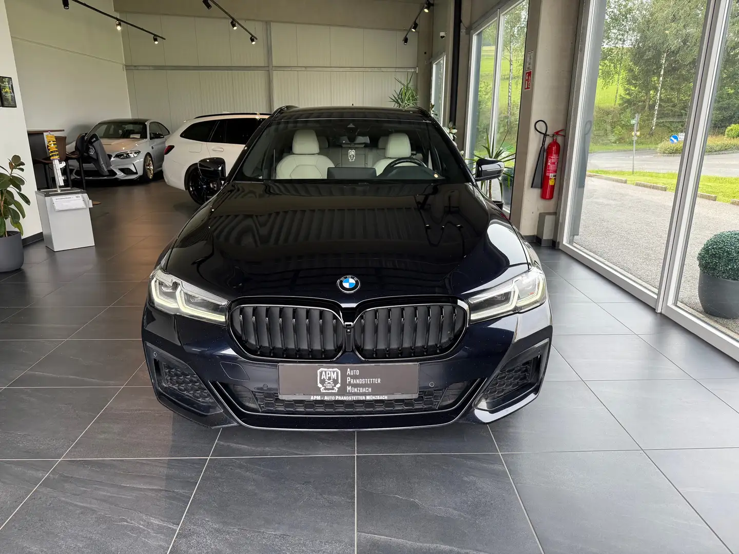 BMW 530 530 d xDrive M Sport*LED*HarmanKardon*LiveCockpit* Schwarz - 2