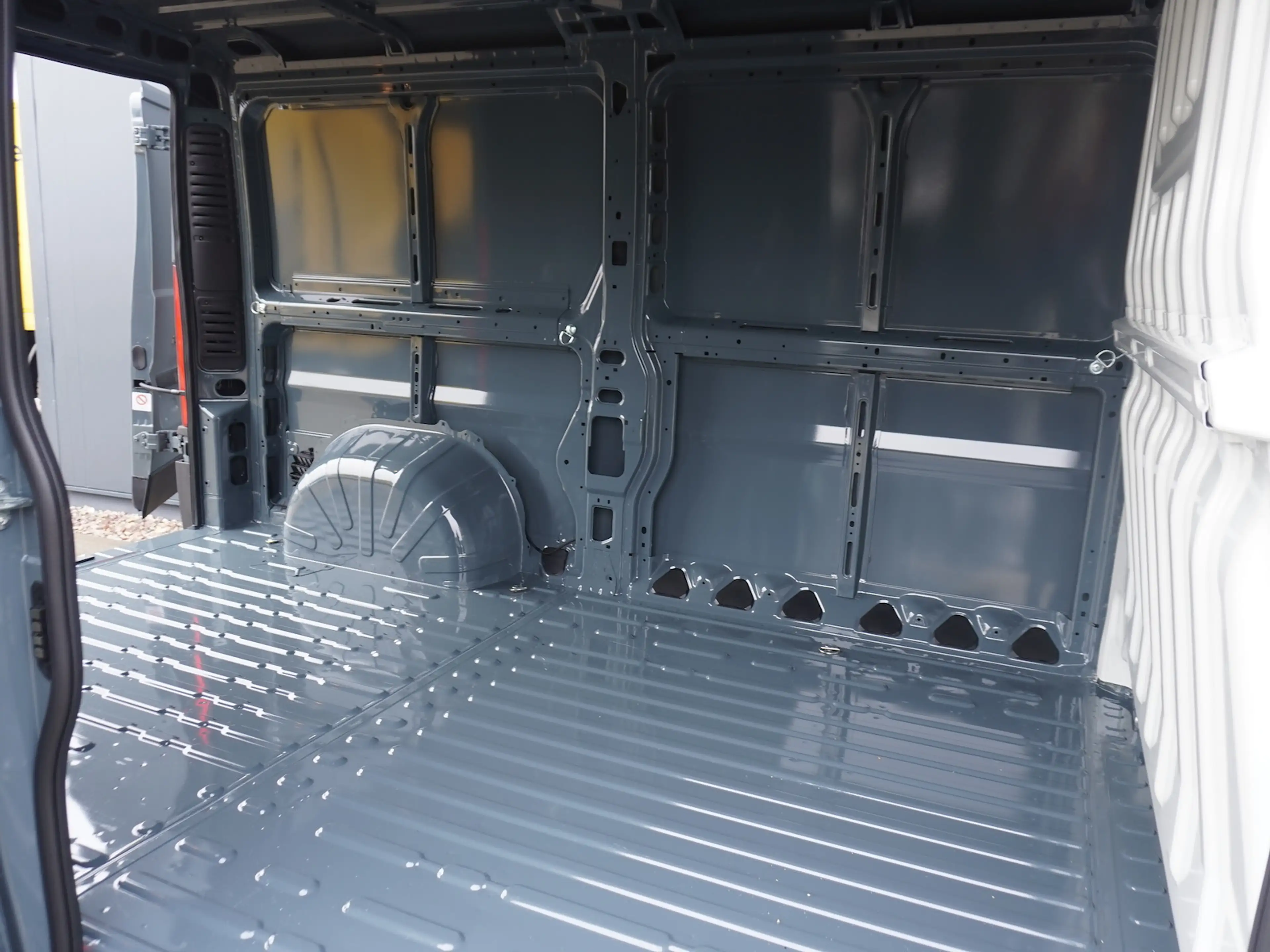 Fiat Ducato 35 L2H1 140 Automatik / 10-Zoll-Navi — photo 6