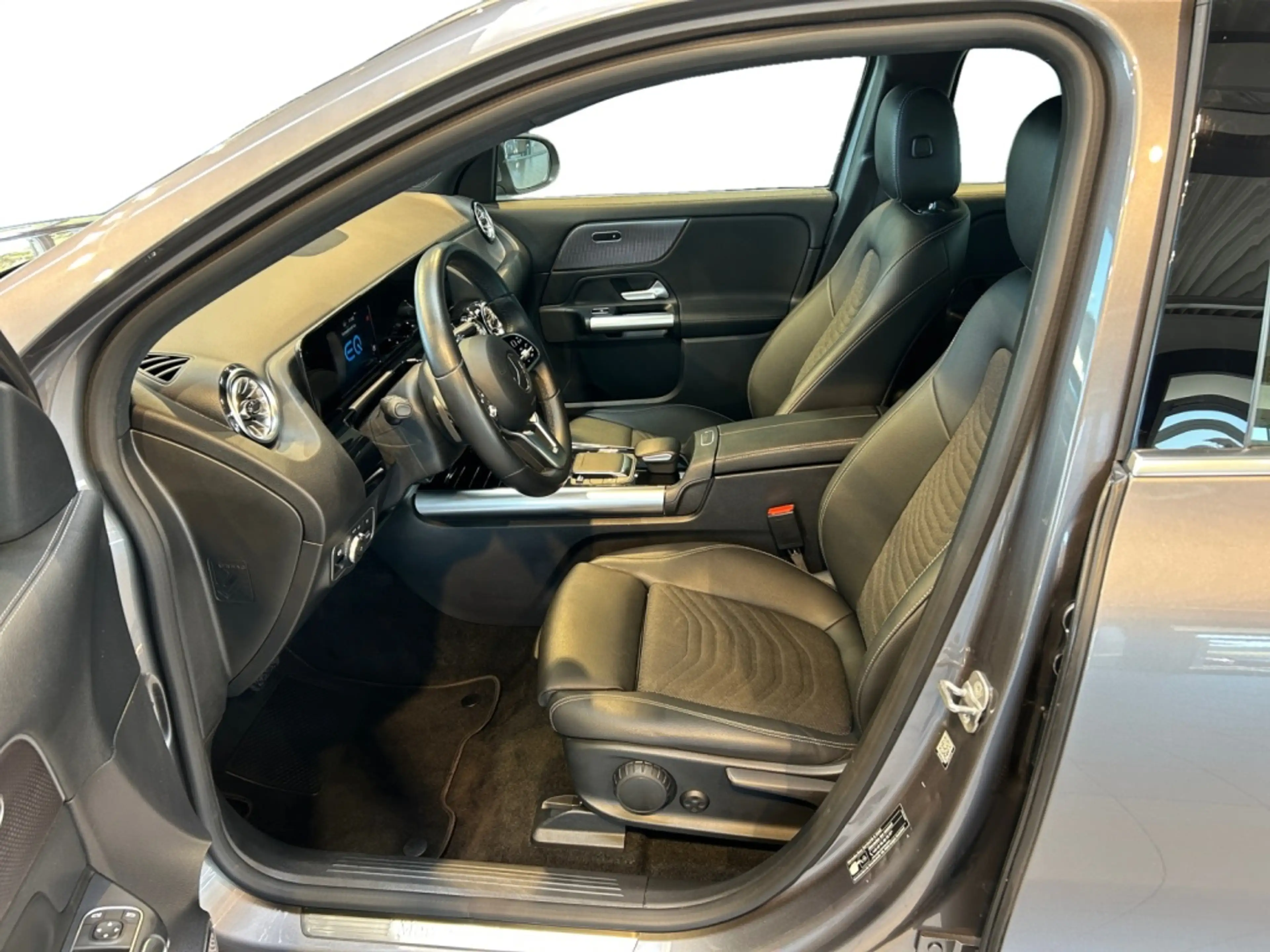 Mercedes-Benz EQA 250 Progressive  MBUX+Progressive+Cam+LED — photo 10