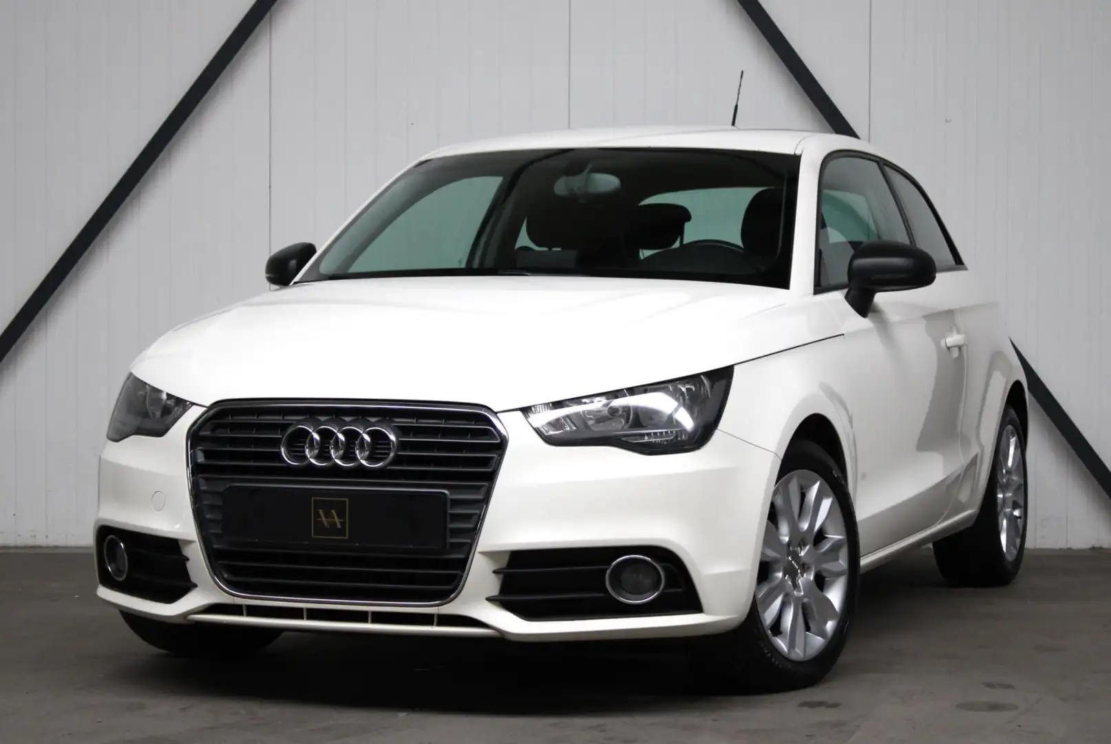 Audi A1 1.2 TFSI Ambition l Bluetooth l Clima l Stoelverwa Wit - 1