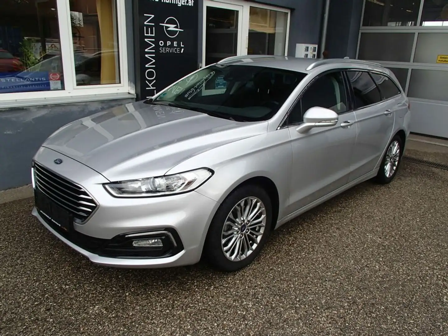 Ford Mondeo Titanium Silber - 2