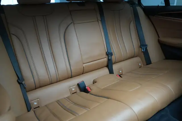 BMW 5 Series view 12