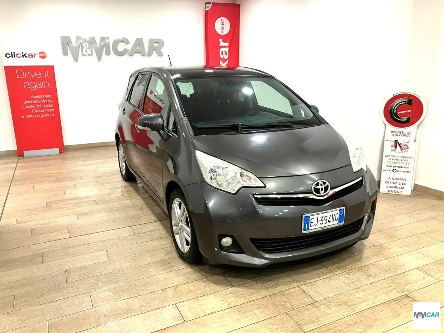 Toyota Verso 1.4D MMT Active Grau - 1