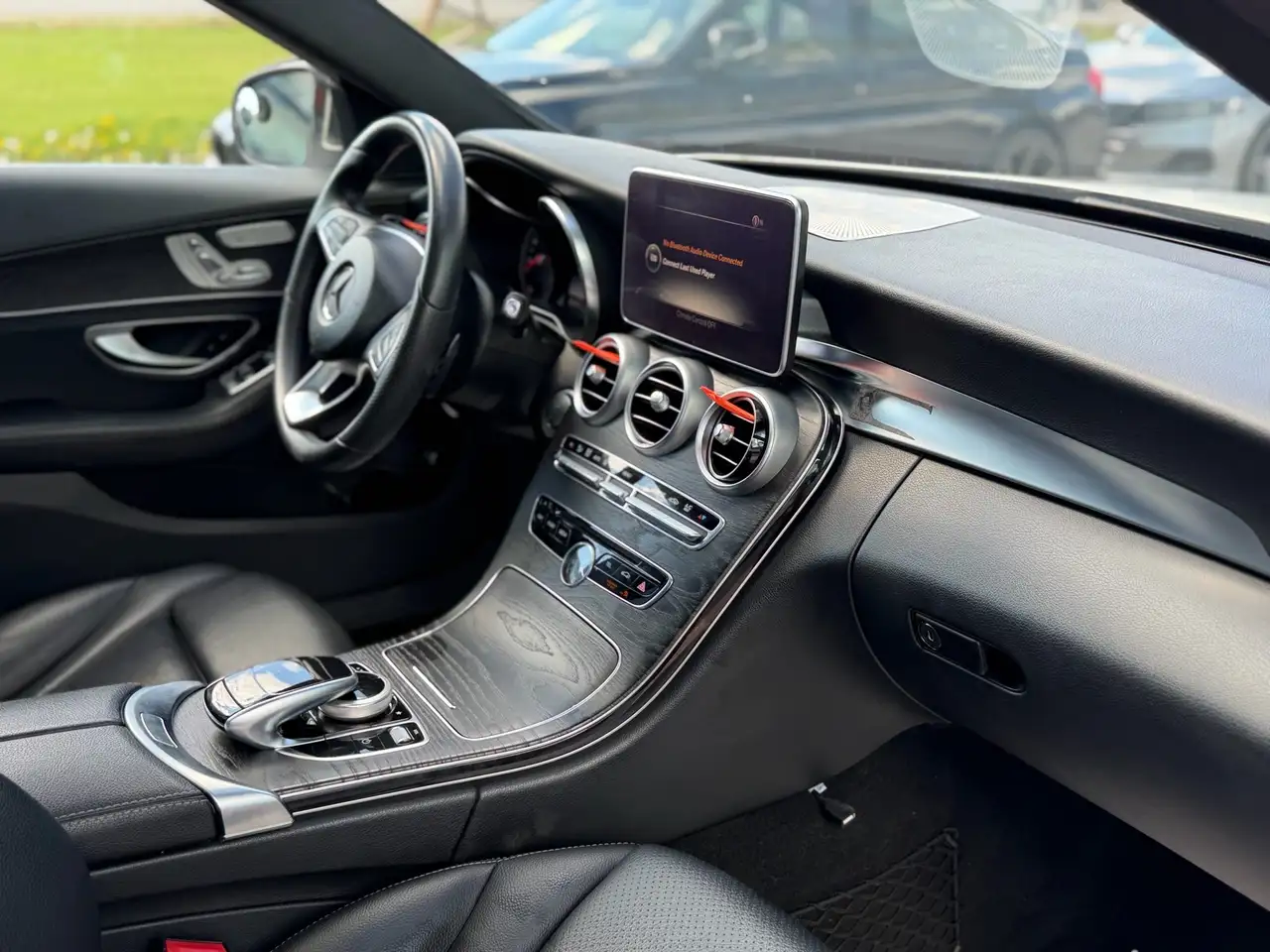 Mercedes-Benz C-Class снимка Mercedes-Benz C-Class