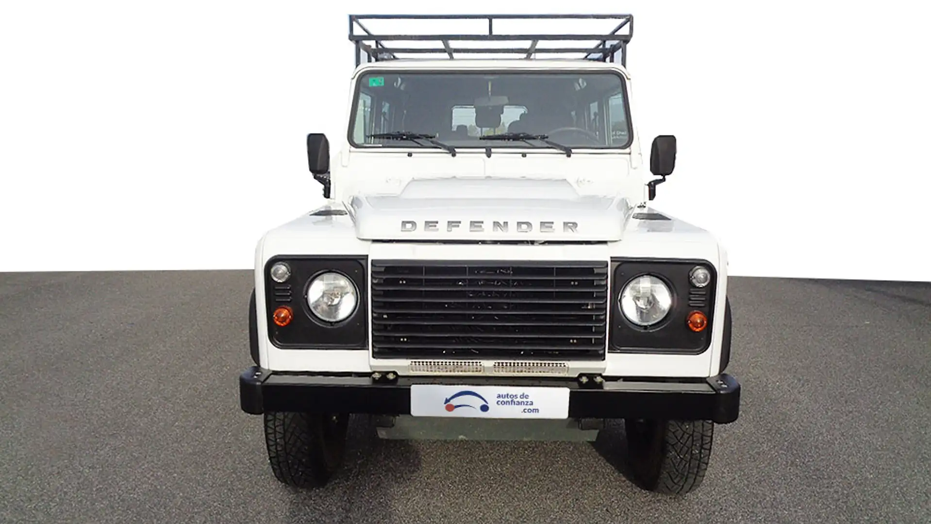 Land Rover Defender 110 SW SE - 2