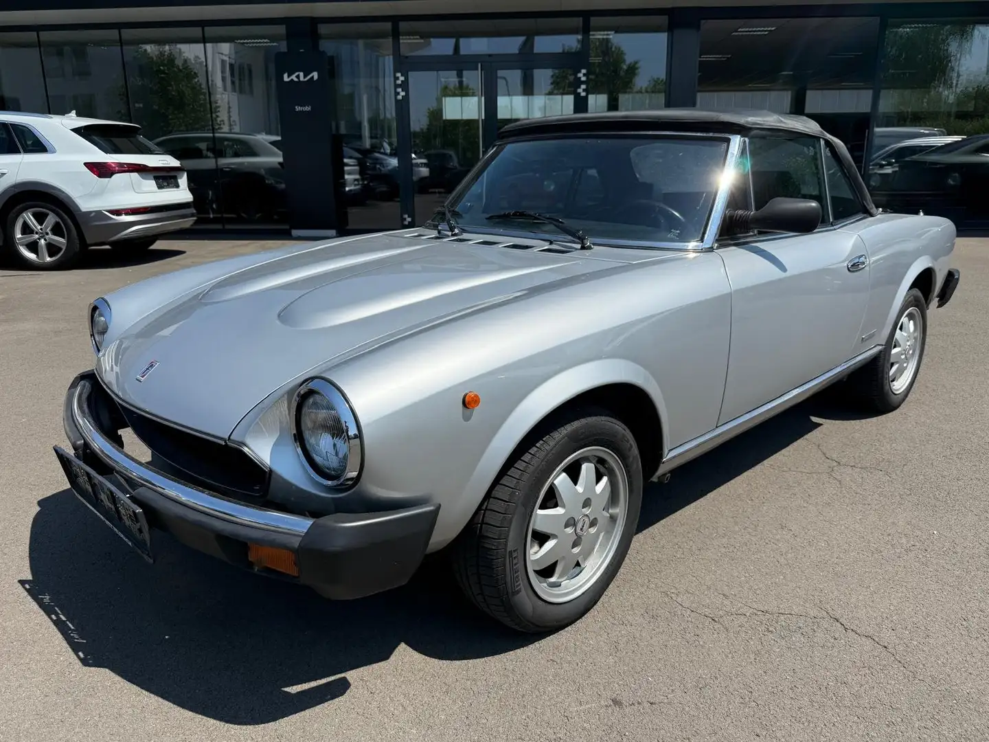 Fiat 124 Spider 124 DS Spider 2,0 ECHTE 28.000km, SAMMLERZUSTAND!! srebrna - 1