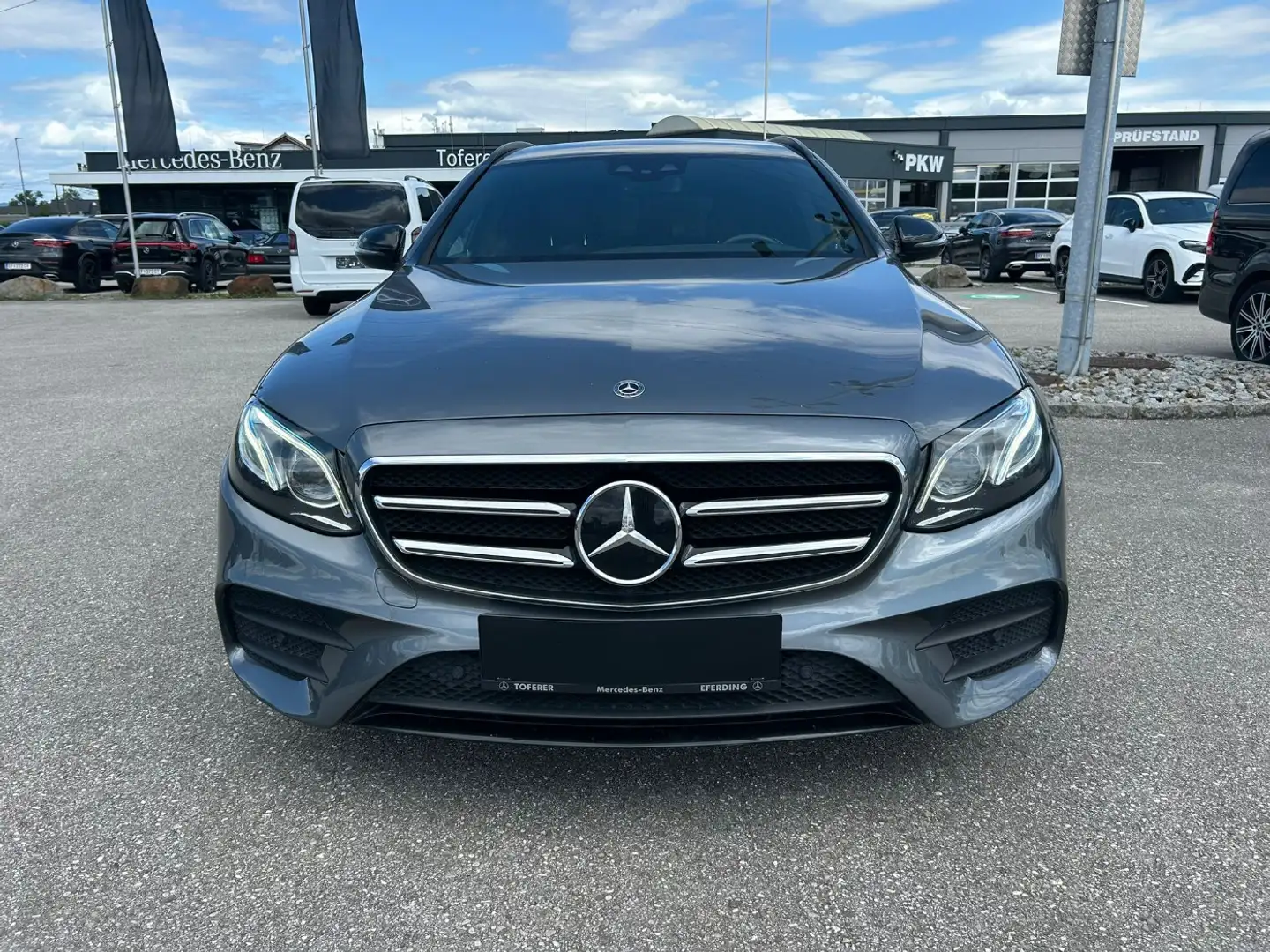 Mercedes-Benz E 350 d 4MATIC T-Modell KeyGo PTS Shz FAP eHeck Gris - 2