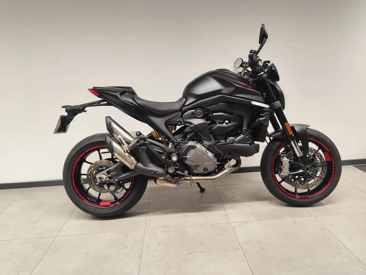 Ducati Monster 900 Noir - 1