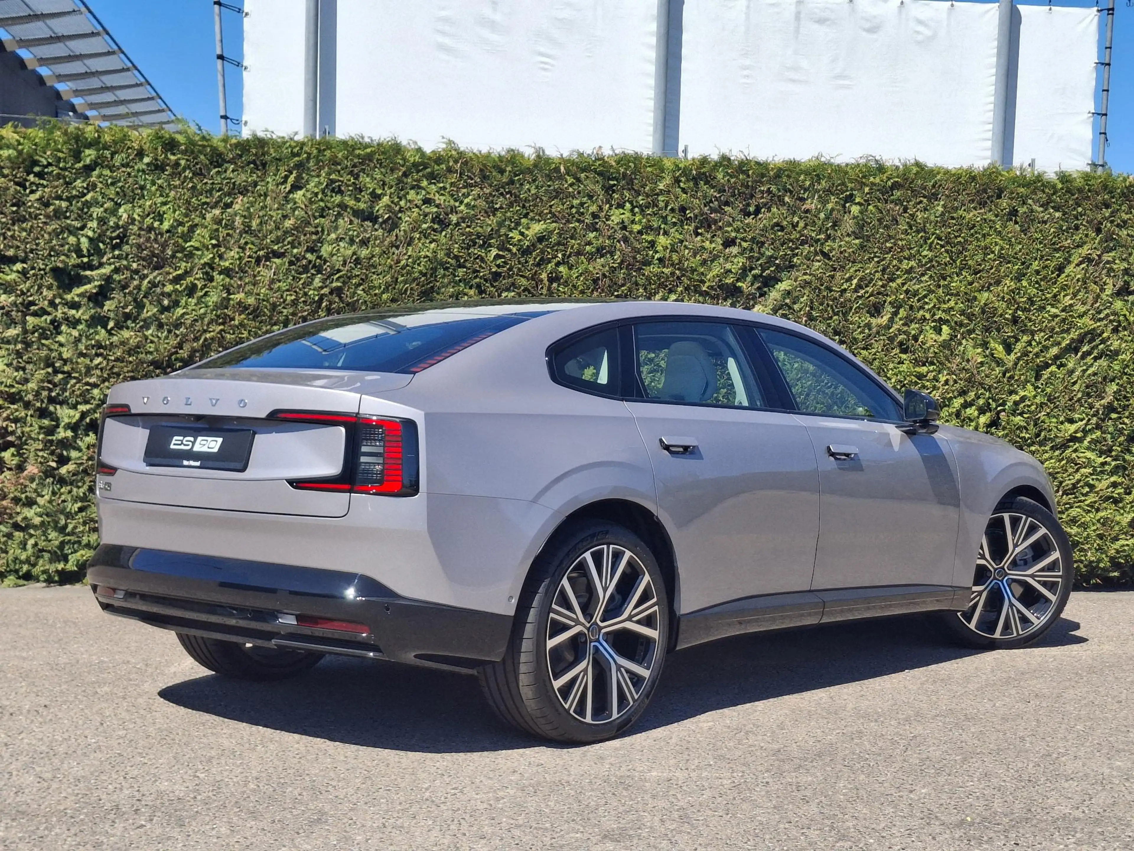 Volvo ES90 Single Motor Extended Range Ultra 92 kWh — photo 2