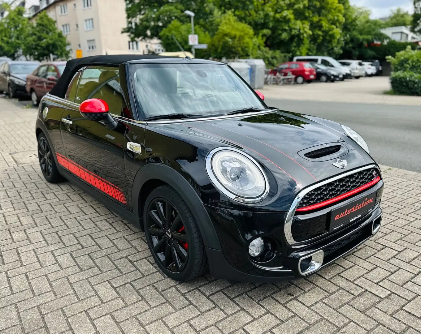 MINI Cooper S Cabrio *Navi - Leder - LED* Noir - 1