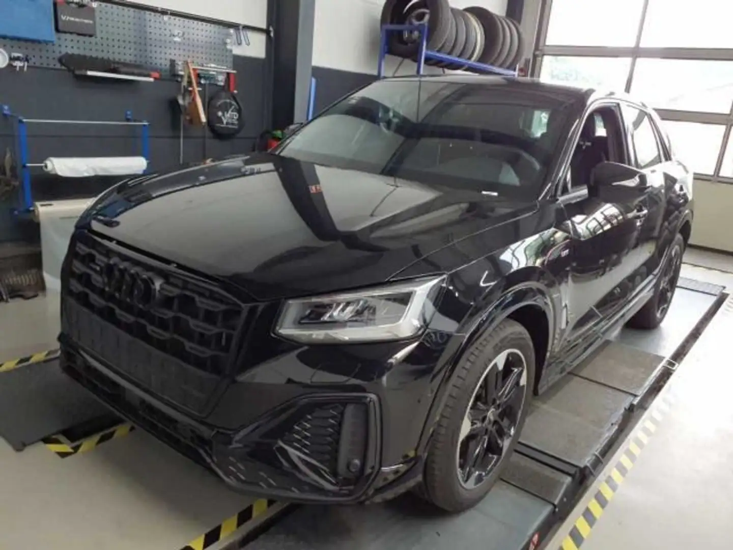 Audi Q2 35 TDI quattro S line S tronic Schwarz - 1