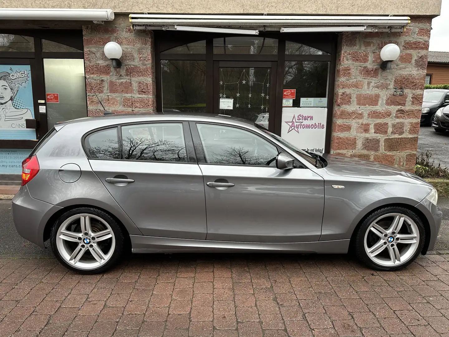 BMW 118 i*M-Paket*Leder*Temp*PDC*Xenon*MFL*18 Zoll*Klima* Grau - 2
