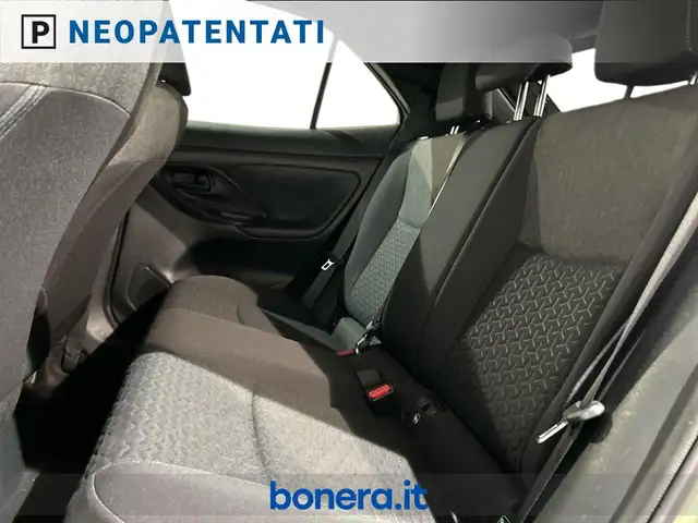 Toyota Yaris view 11