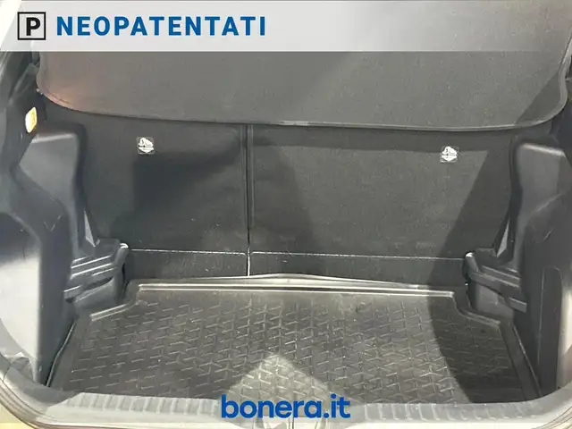 Toyota Yaris view 6