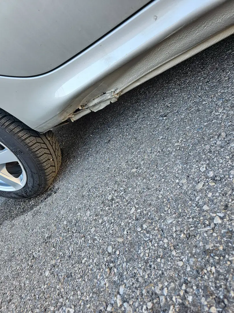 Peugeot 206 206 Cool Junior 1,4 HDI 70 Cool Junior Silber - 2