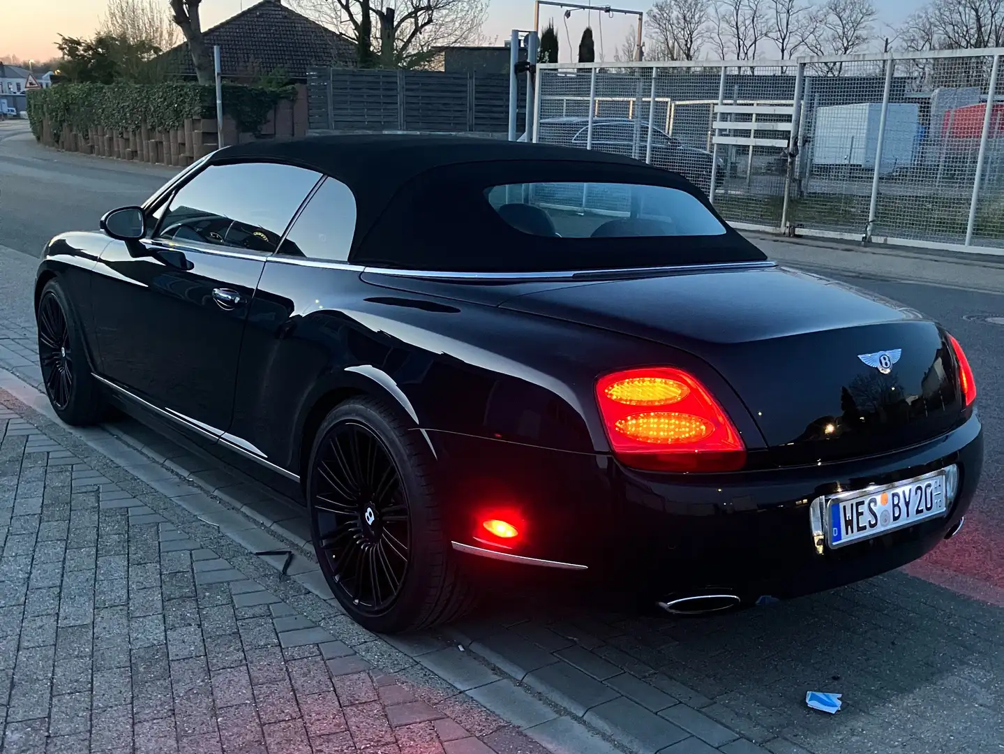 Bentley Continental GTC Mulliner - 1