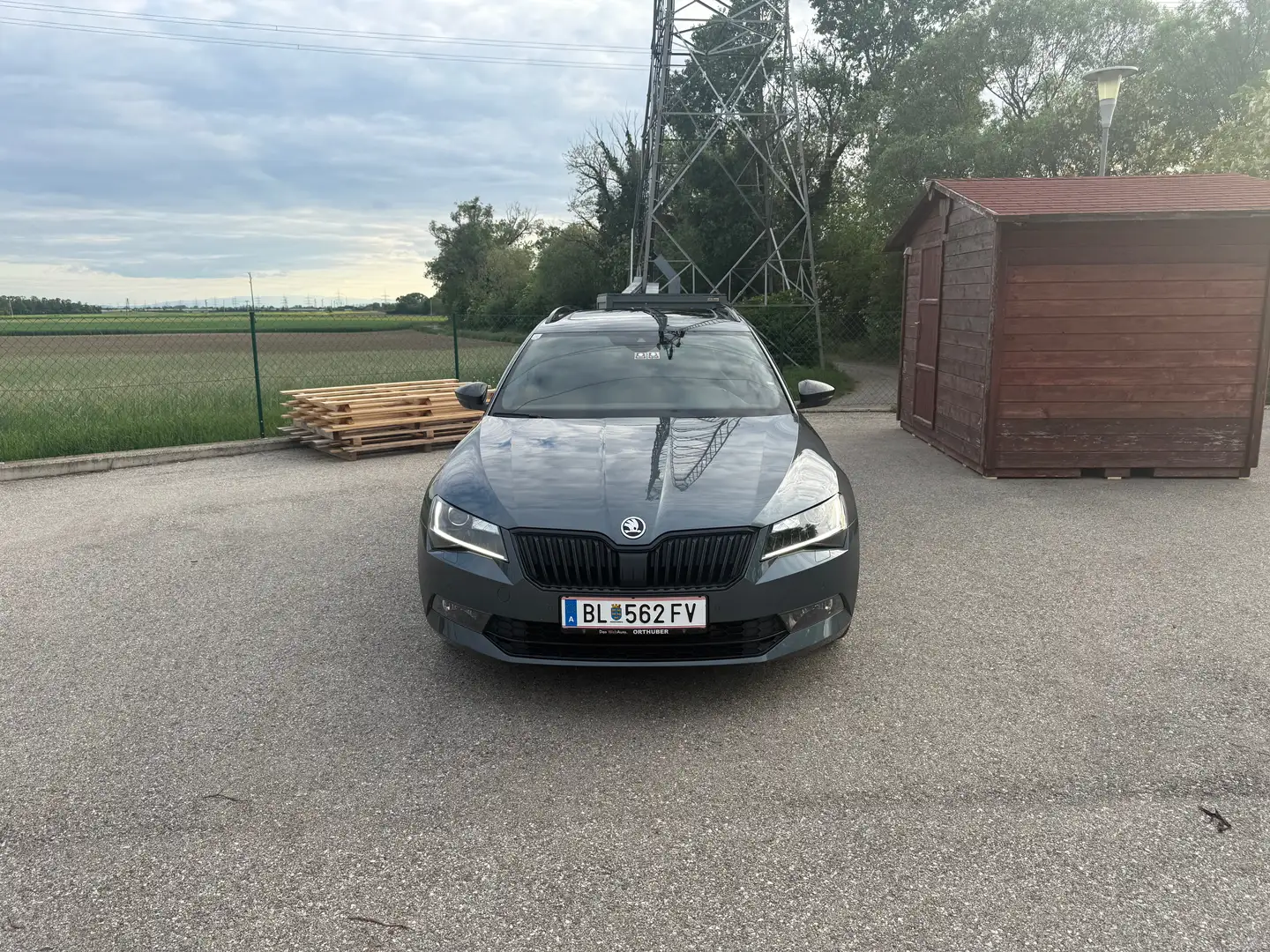 Skoda Superb Superb Kombi 2,0 TDI SCR Sportline DSG Sportline Grau - 1