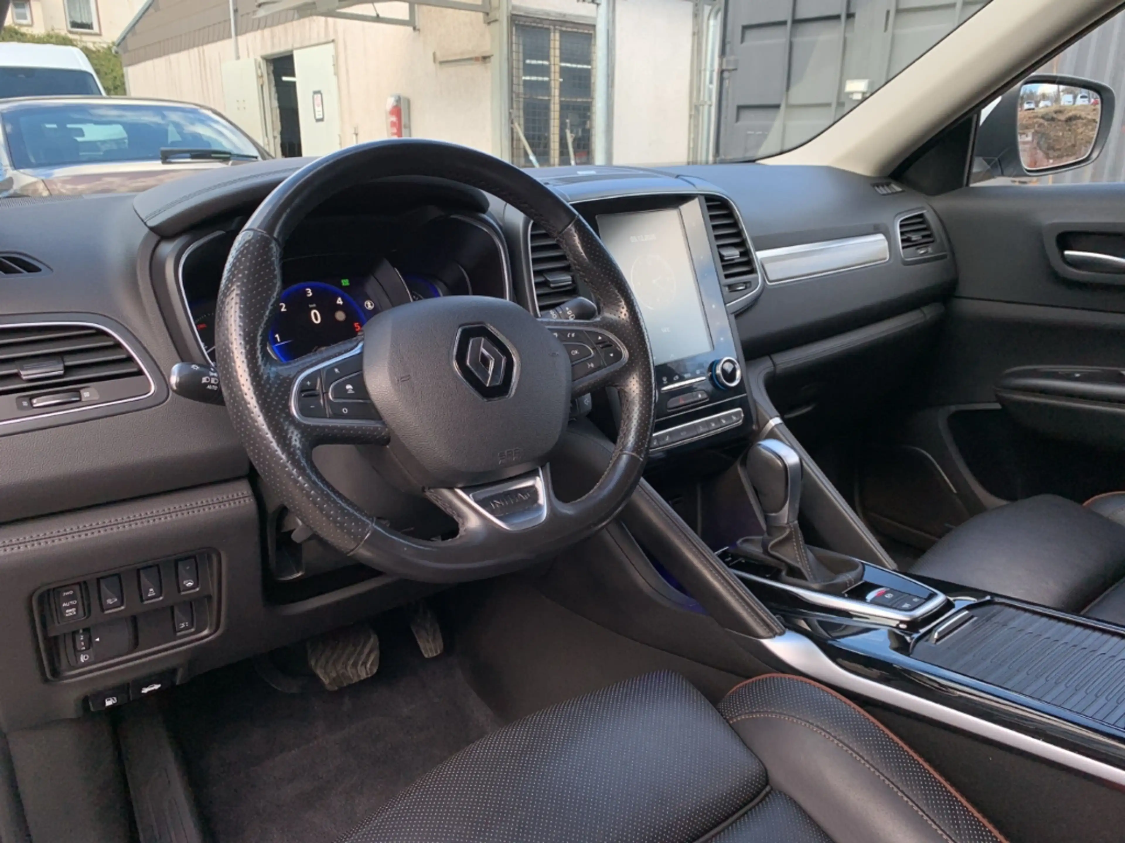Renault Koleos INITIALE PARIS 4x4 2.0 BLUE dCi 185 Initiale Paris — photo 10