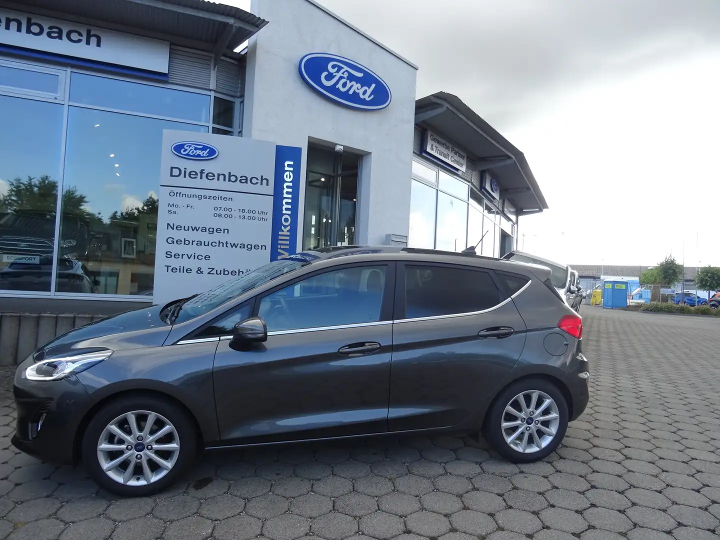 Ford Fiesta 1.0 Ecoboost Titanium X +Navi+Winter-Paket Grau - 2