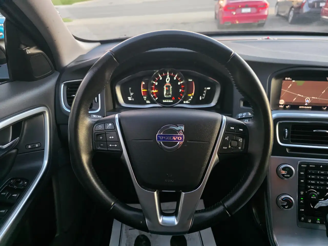 Volvo V60 Cross Country снимка Volvo V60 Cross Country