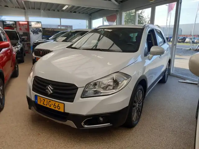 Suzuki S-Cross 1.6 Exclusive LMV CRUISE TREKHAAK CLIMA 1E EIGENAA