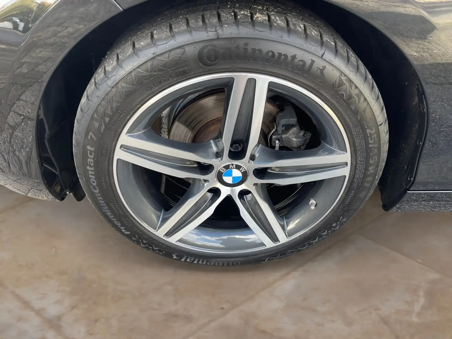 BMW 218 i Cabrio Sport Line + GARANTIE Schwarz - 2