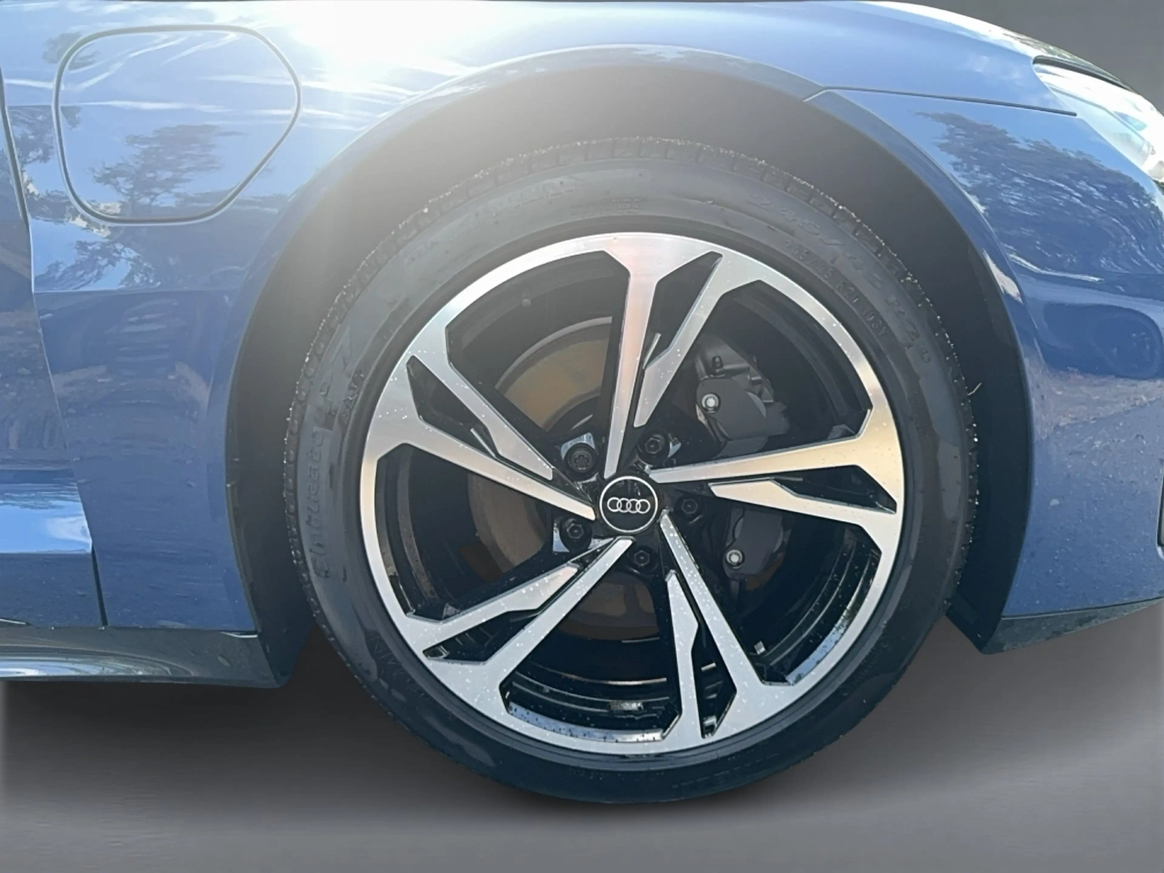 Audi e-tron GT qu LED KAMERA PANO ACC PDC NAV SHZ 20" — photo 9