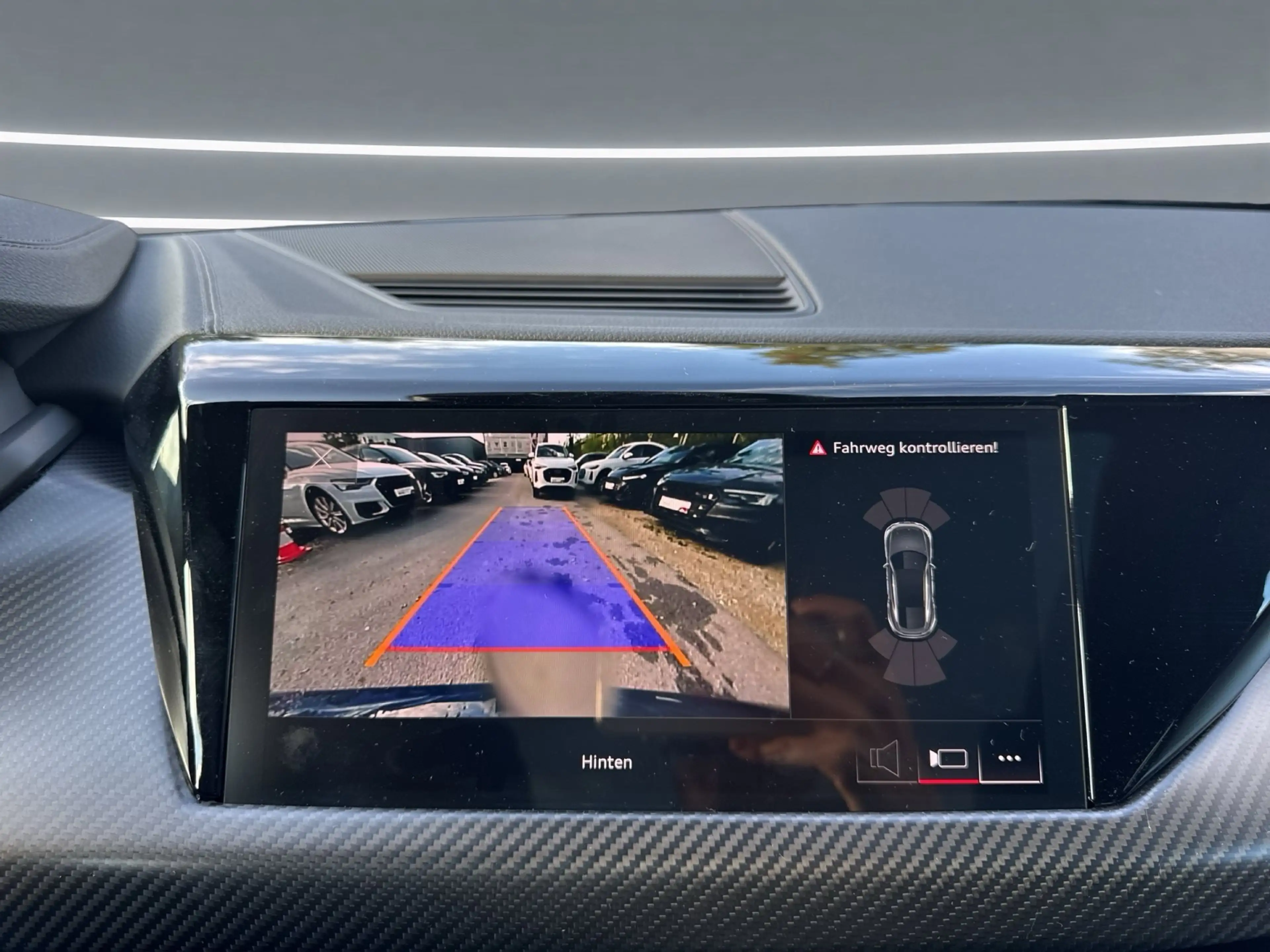 Audi e-tron GT qu LED KAMERA PANO ACC PDC NAV SHZ 20" — photo 12
