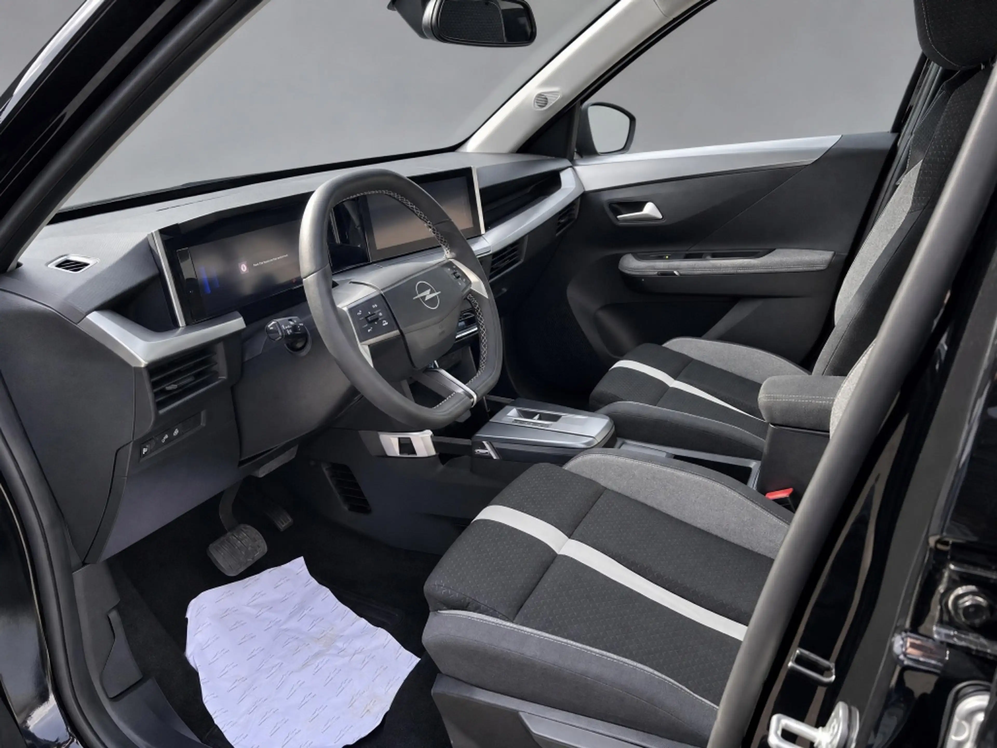 Opel Frontera 1.2 T. Hybrid GS — photo 10