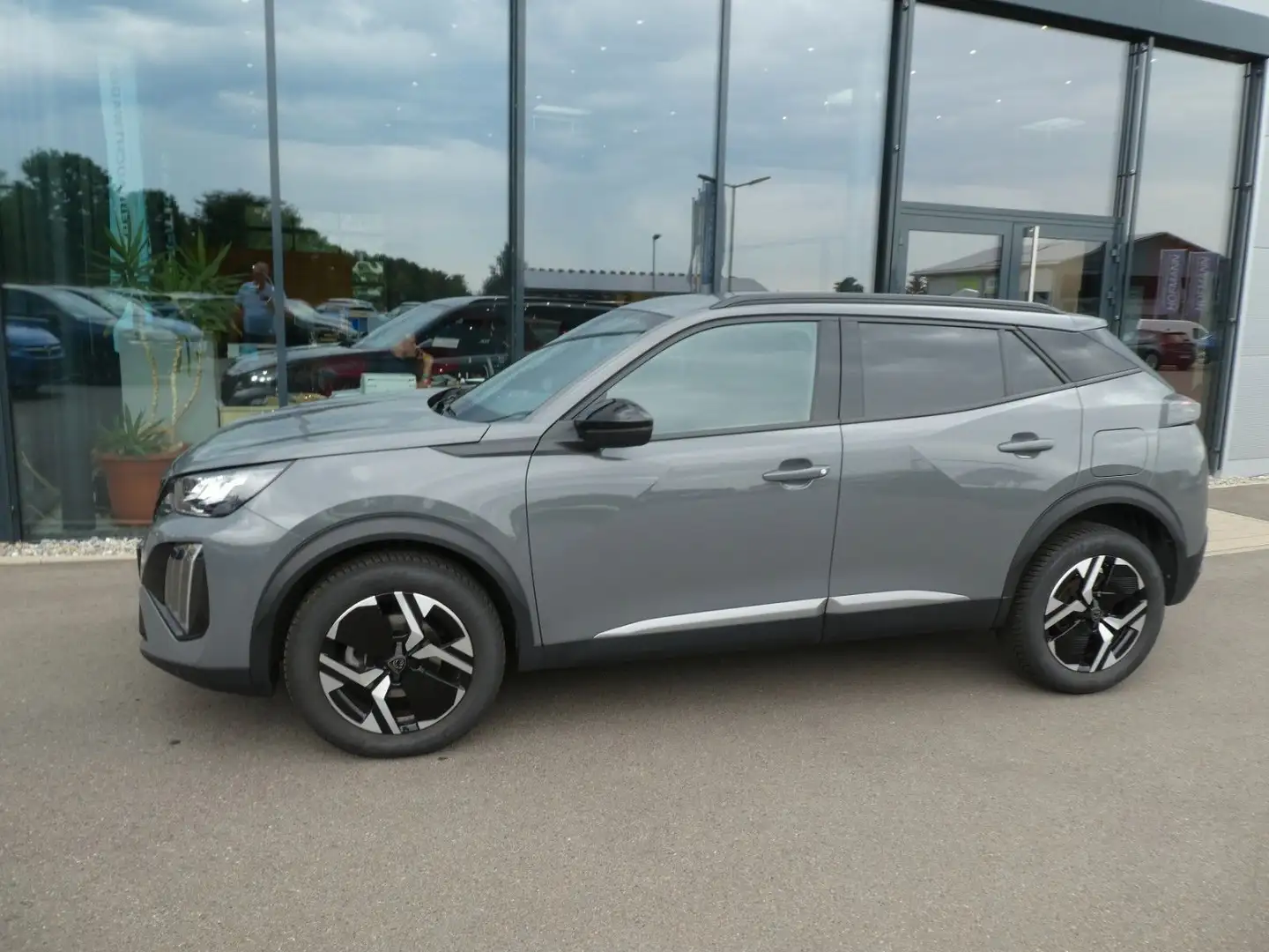 Peugeot 2008 Allure, Klima, PDC, LED, LMF, BT Grijs - 2