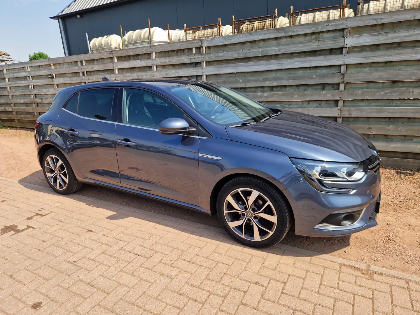 Renault Megane 1.2 TCe Bose Navigatie+Camera Grau - 1