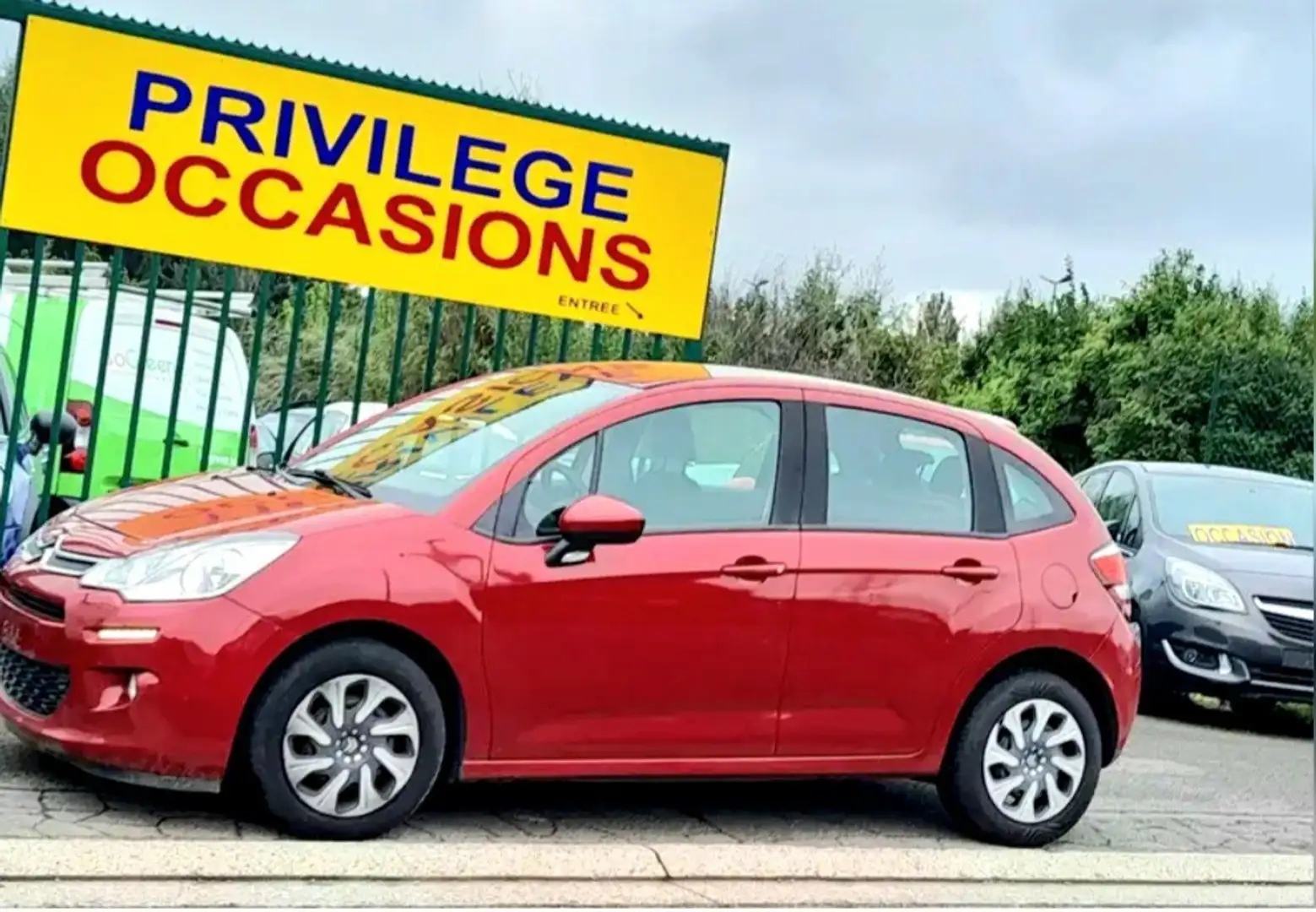 Citroen C3 1.2 VTi AIRCO REG VIT CAPTEURS NOUV DISTRIBUTION Rouge - 1